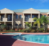 Country Comfort Inter City Perth Hotel  Apartments - Accommodation VIC