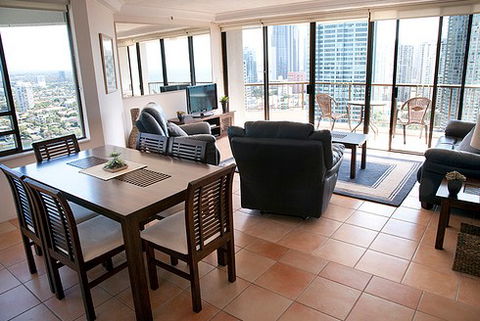 Surfers Century Apartments - Accommodation VIC 4