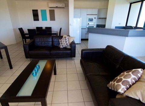 Surfers Hawaiian - Accommodation VIC 2