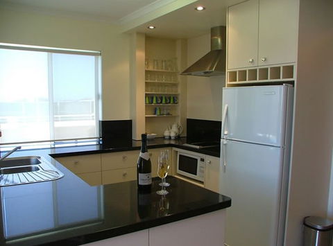 Burlington Holiday Apartments - Accommodation VIC 3