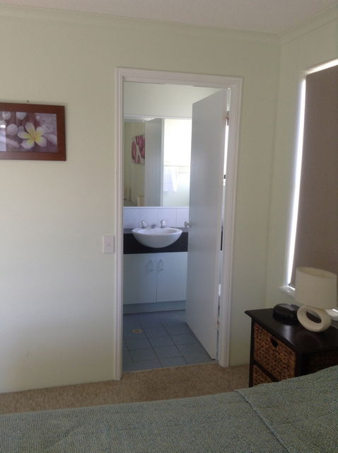 Surfcomber On The Beach - Accommodation VIC 5