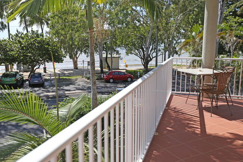 Cairns Beach Resort - Accommodation VIC 11