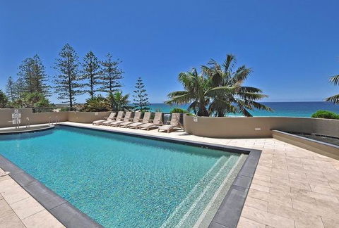 Clubb Coolum Beach - Accommodation VIC 1