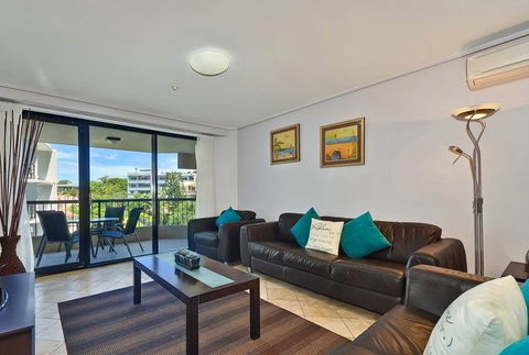 Clubb Coolum Beach - Accommodation VIC 3