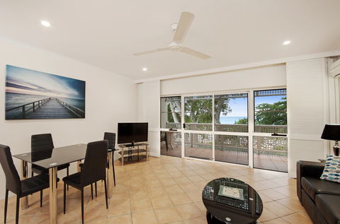 Marlin Waters Beachfront Apartments - Accommodation VIC 2