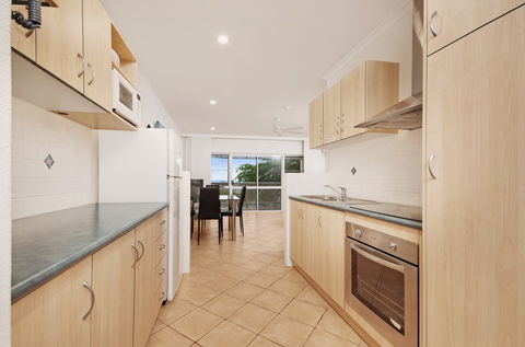 Marlin Waters Beachfront Apartments - Accommodation VIC 4
