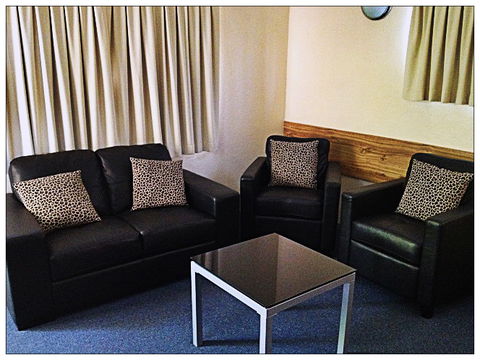 Emerald Meteor Motel - Accommodation VIC 1