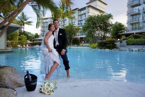 Novotel Cairns Oasis Resort - Accommodation VIC 13