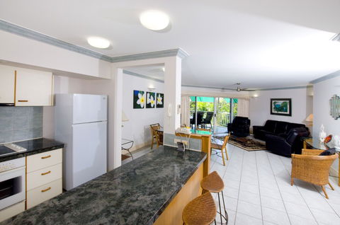 On The Beach Holiday Apartments - Accommodation VIC 6