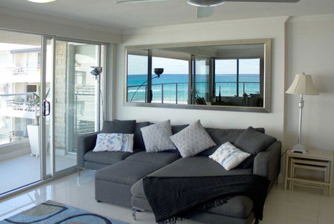 Pacific Surf Absolute Beach Apartments - Accommodation VIC 2