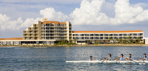 Lakes Resort Hotel - Accommodation VIC 1