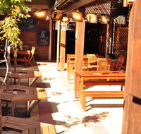 Brecknock Hotel - Accommodation VIC