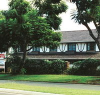 A Tudor Lodge Motel - Accommodation VIC