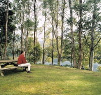 Tullah Lakeside Chalet - Accommodation VIC
