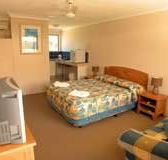 Montego Mermaid Beach Motel - Accommodation VIC
