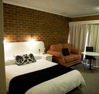 Cousins Motor Inn - Accommodation VIC