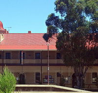 Peterborough Railway Hotel - Accommodation VIC