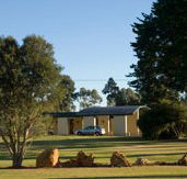  William Macintosh Motor Lodge - Accommodation VIC