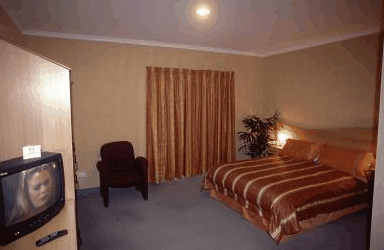 The Lighthouse Hotel - Accommodation VIC
