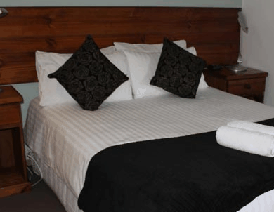 Tullah Lakeside Chalets - Accommodation VIC 1