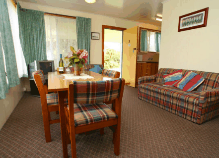 Sharonlee Strahan Villas - Accommodation VIC 1