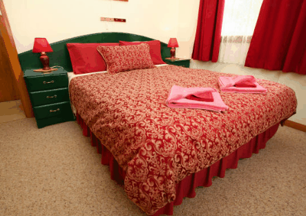 Sharonlee Strahan Villas - Accommodation VIC 5