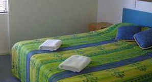 Noosa Parade Holiday Inn - Accommodation VIC 0