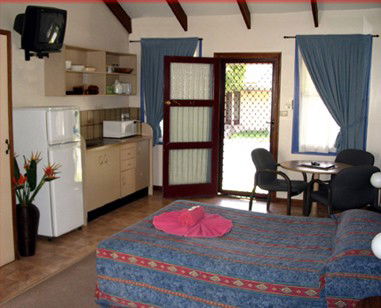 The Village Cabins - Accommodation VIC 3