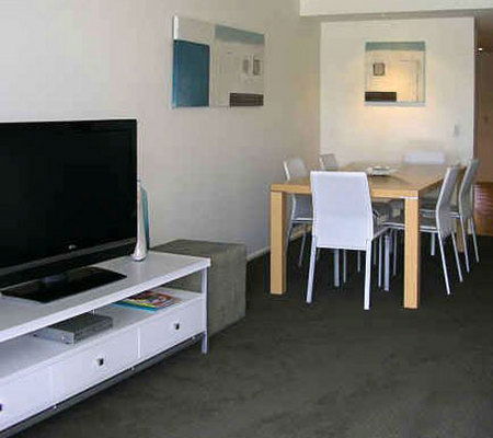 Sunrise Cove Holiday Apartments - Accommodation VIC 2