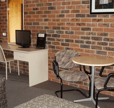Country Roads Motor Inn - Accommodation VIC