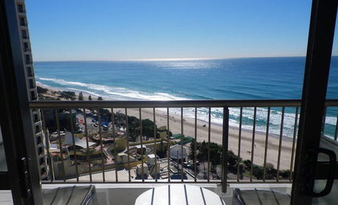 Surfers International Resort - Accommodation VIC 1