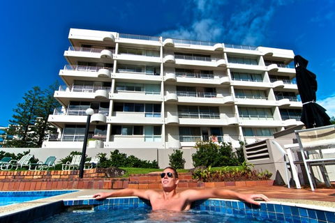SURFERS CHALET HOLIDAY APARTMENTS - Accommodation VIC 0