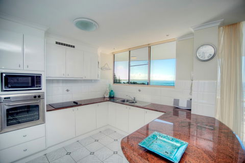 Beaches International - Accommodation VIC 3