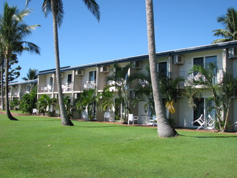Cardwell Beachcomber Motel & Tourist Park - Accommodation VIC 2