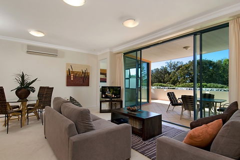 Santorini On Mudjimba - Accommodation VIC 2