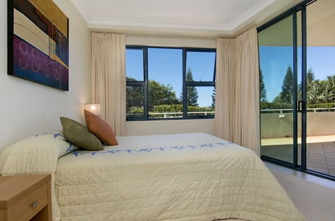 Santorini On Mudjimba - Accommodation VIC 5