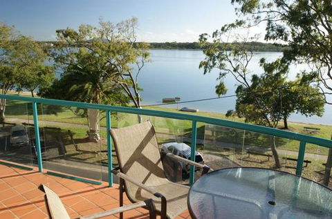 The Esplanade Picnic Point - Accommodation VIC 3