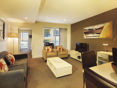 Oaks Plaza Pier - Accommodation VIC 2