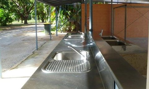 Shady Lane Tourist Park - Accommodation VIC 3