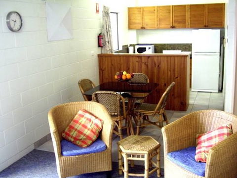 Ti Tree Holiday Apartments - Accommodation VIC 4