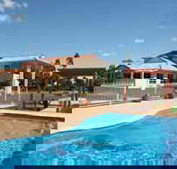 Country Roads Motor Inn - Accommodation VIC