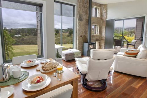 Stonetryst Spa Villas - Accommodation VIC 2