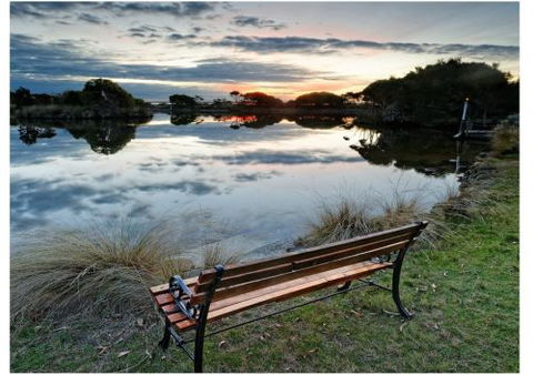 Stanley Lakeside Spa Cabins - Accommodation VIC 7