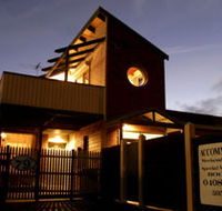 Black Dolphin Luxury Accommodation - Accommodation VIC