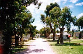 Bathers Paradise Caravan Park - Accommodation VIC 0
