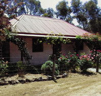 Settlers Cottage - Accommodation VIC