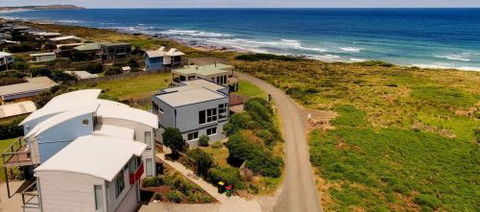 Phillip Island Waterfront House - Accommodation VIC 3