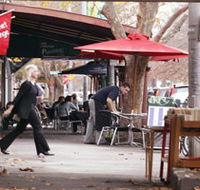 About Henry's - Accommodation VIC