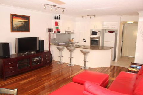 Currumbin Sands Holiday Apartments - Accommodation VIC 1