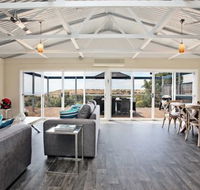 Coral Sands Luxury Beach House - Accommodation VIC